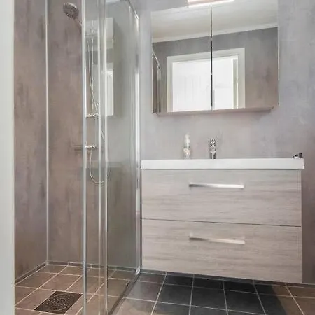 Ny Rorbu Ved Sjoen, Sentralt Pa Sunnmore Holiday home *