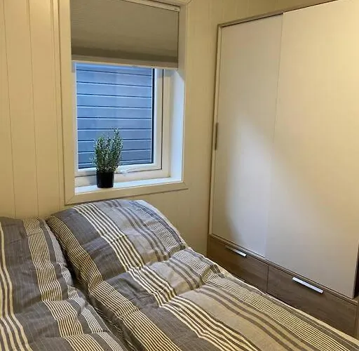 Ny Rorbu Ved Sjoen, Sentralt Pa Sunnmore Ålesund